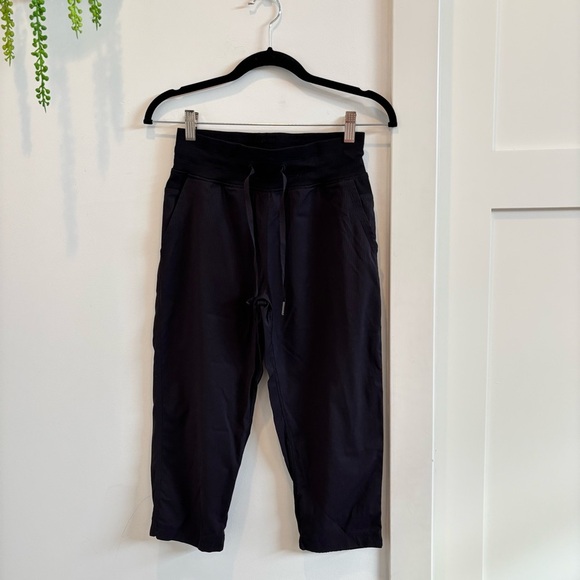 Lululemon Dance Studio Mid-Rise Cropped Pant Lightweight Swift Fabric Size 2 - Picture 2 of 14